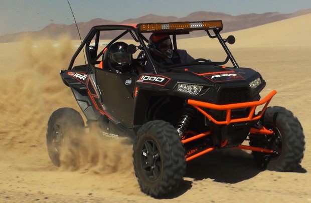 hmf_rzr_1000_products_2014_action_turn_crop